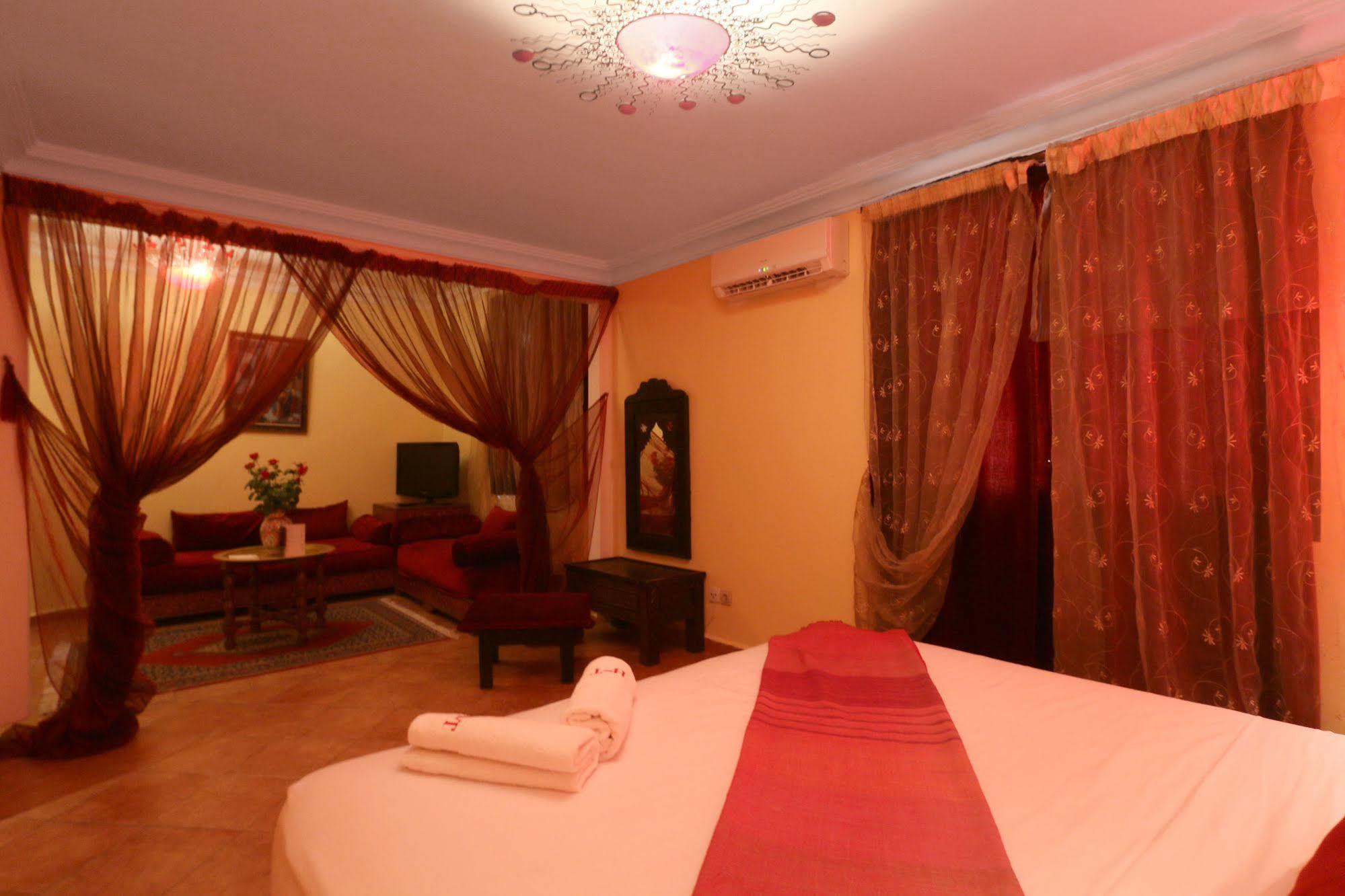 Hotel Tafoukt Marrákes Kültér fotó